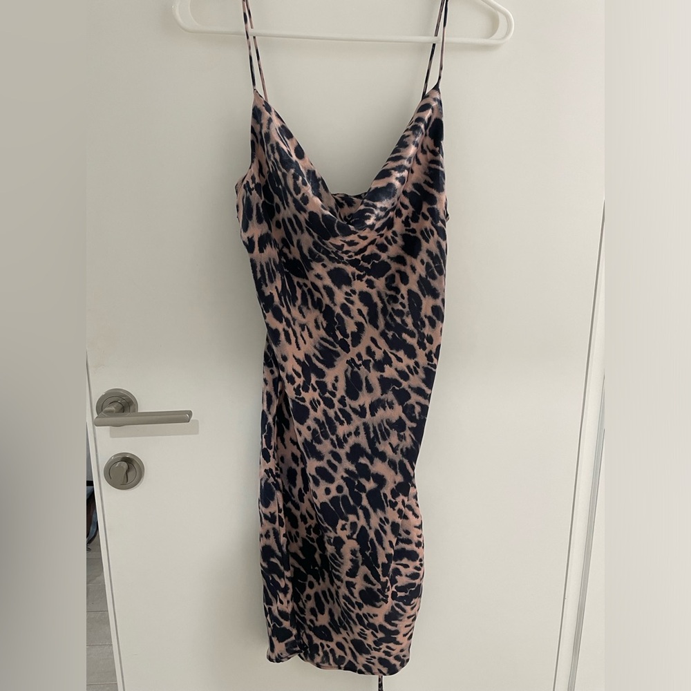 Patterned single strap dress